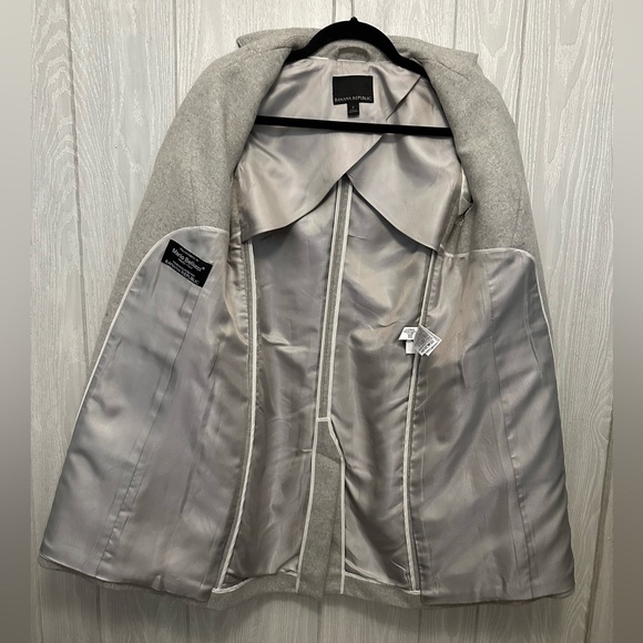 Banana Republic Women’s Gray Coat Mario Bellucci - Picture 3 of 13